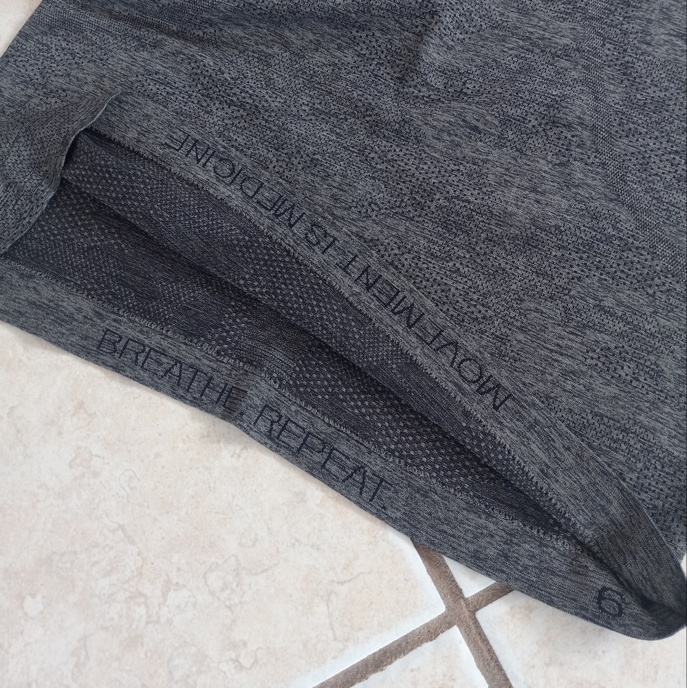 Lululemon Swiftly Short Sleeve 2.0 Crew Variegated Mesh Camo Black/ Grey Sage 6 - Picture 10 of 15